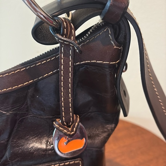 Dooney & Bourke Vintage Croc pattern Leather dark brown Shoulder Bag - Picture 5 of 17